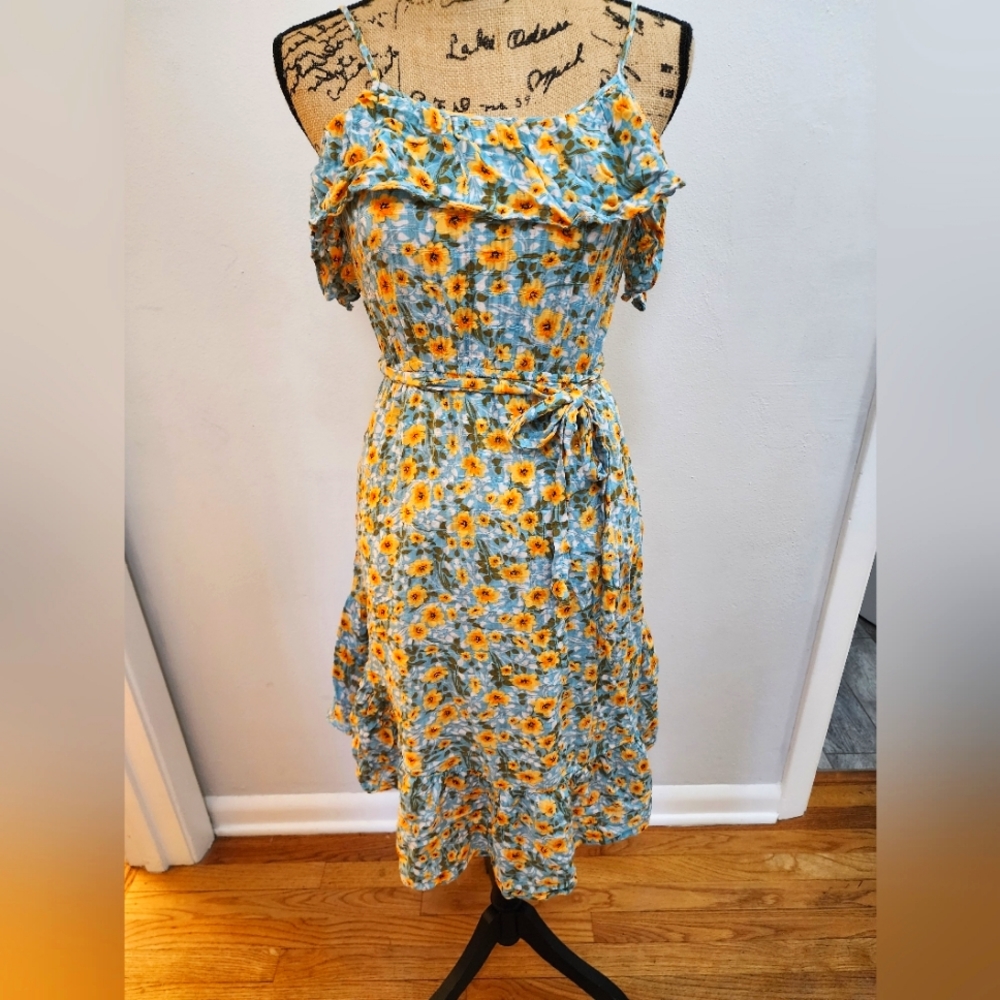 Lovestitch Dress with Daisies - Size M -SAME DAY SHIP - ORDER BY 4PM PST